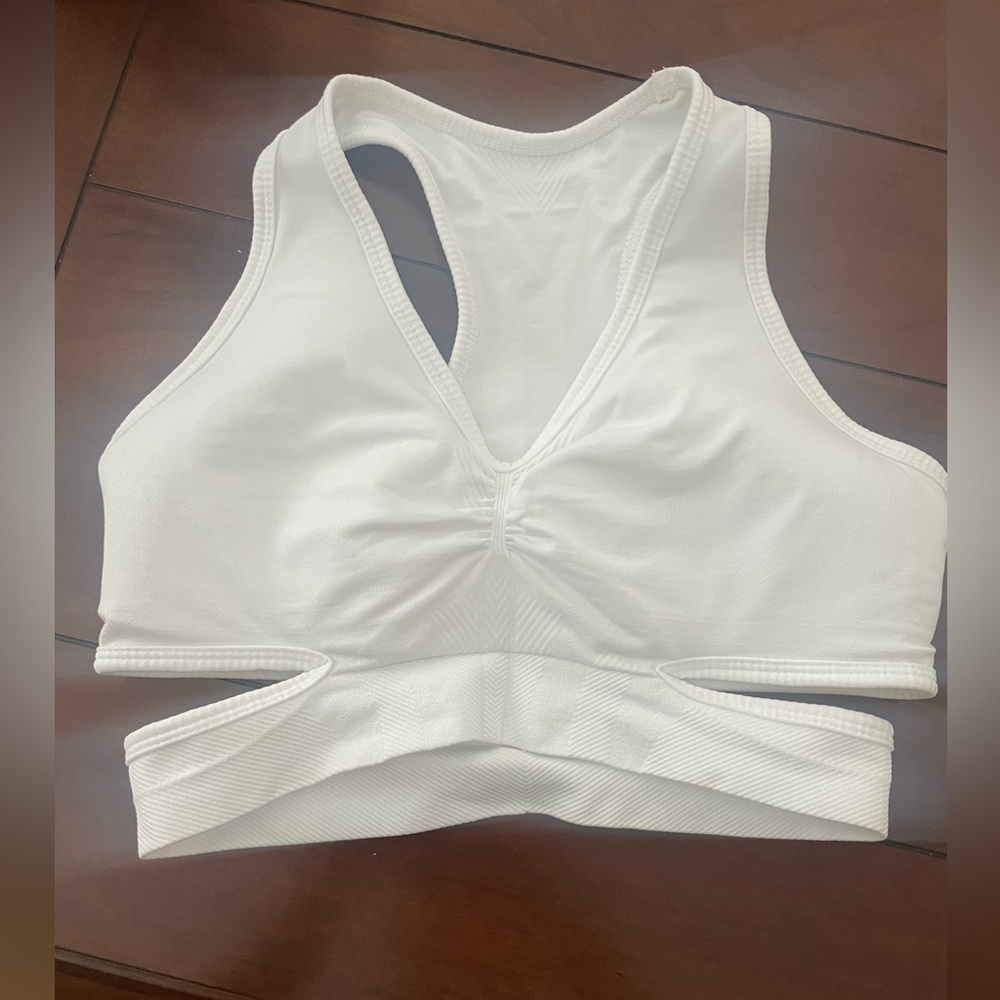 Alphalete stratus white Sports Bra